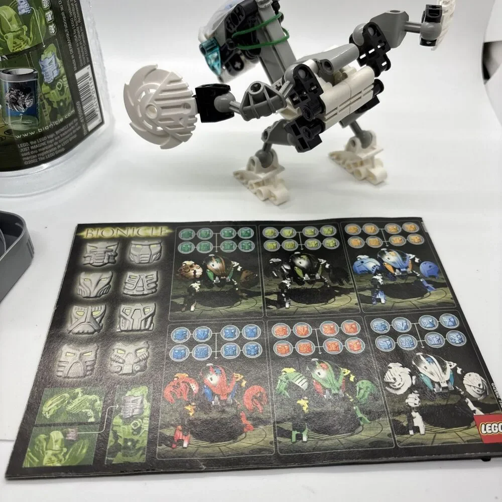 LEGO BIONICLE: Kohrak (8565) Complete, instructions and canister